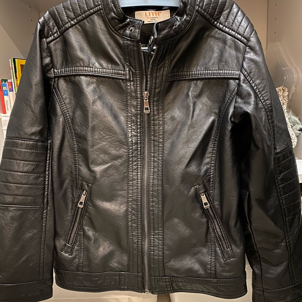 Boys vegan leather jacket like new size 8